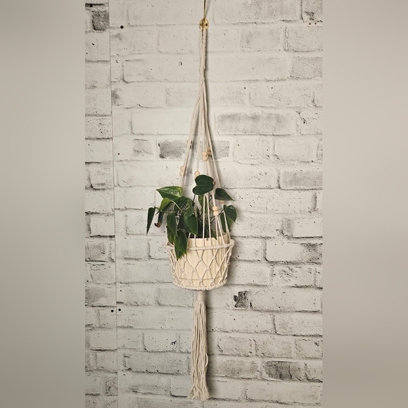6 Cream Macrame Plant Hanger - Picture 2 of 16